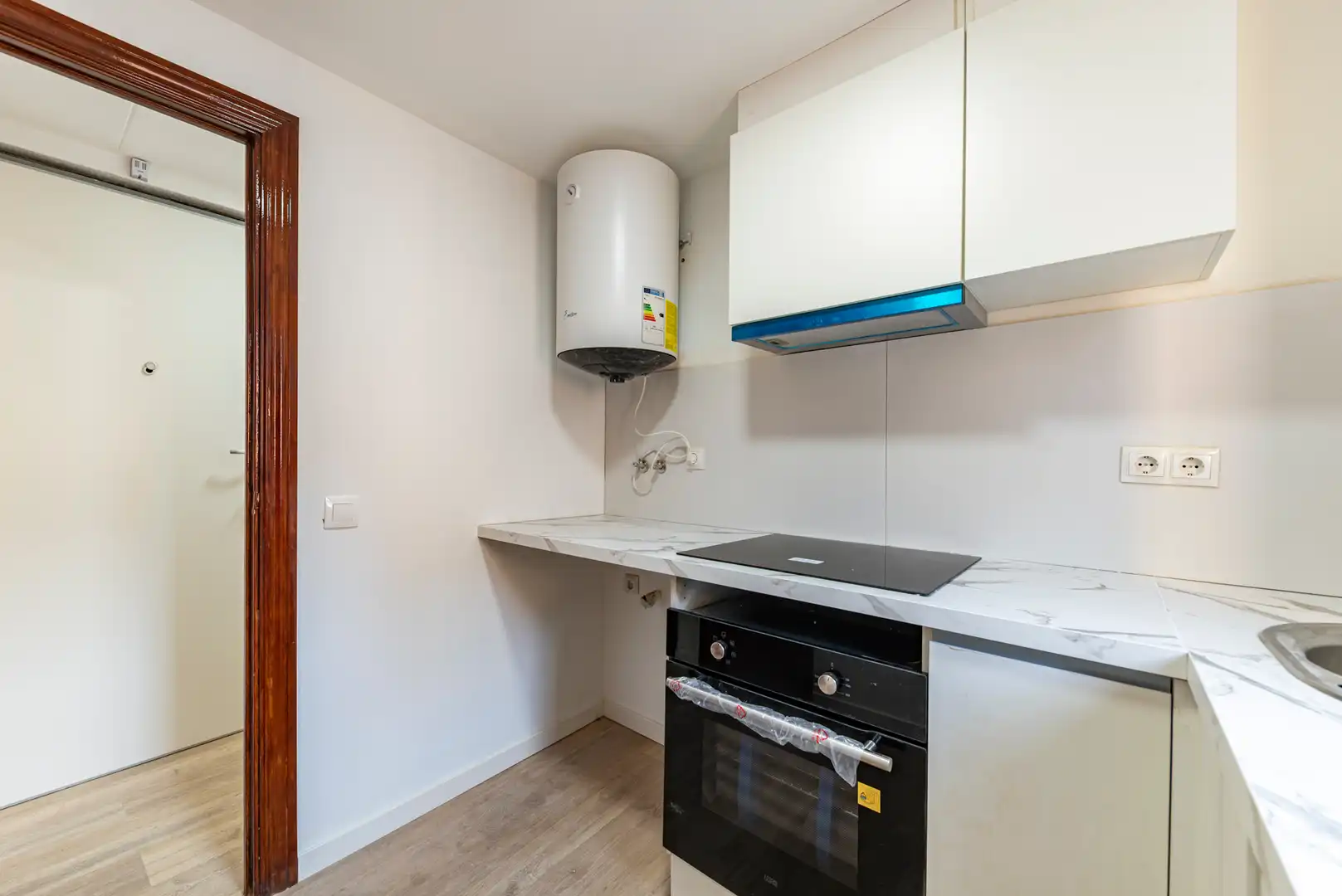 Kitchen of Flat for sale in Badalona  with Air Conditioner, Heating and Parquet flooring