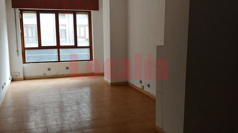 Amplio local con 145 m2, situado en la céntrica y concurrida calle San Fernando, en Santander.
El local se ubica en el primer pis, Bild 3