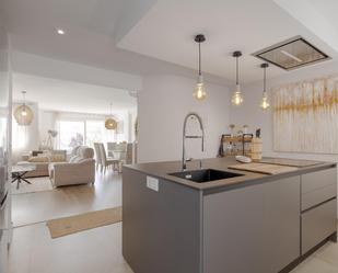 Kitchen of Duplex for sale in  Sevilla Capital  with Air Conditioner, Heating and Terrace