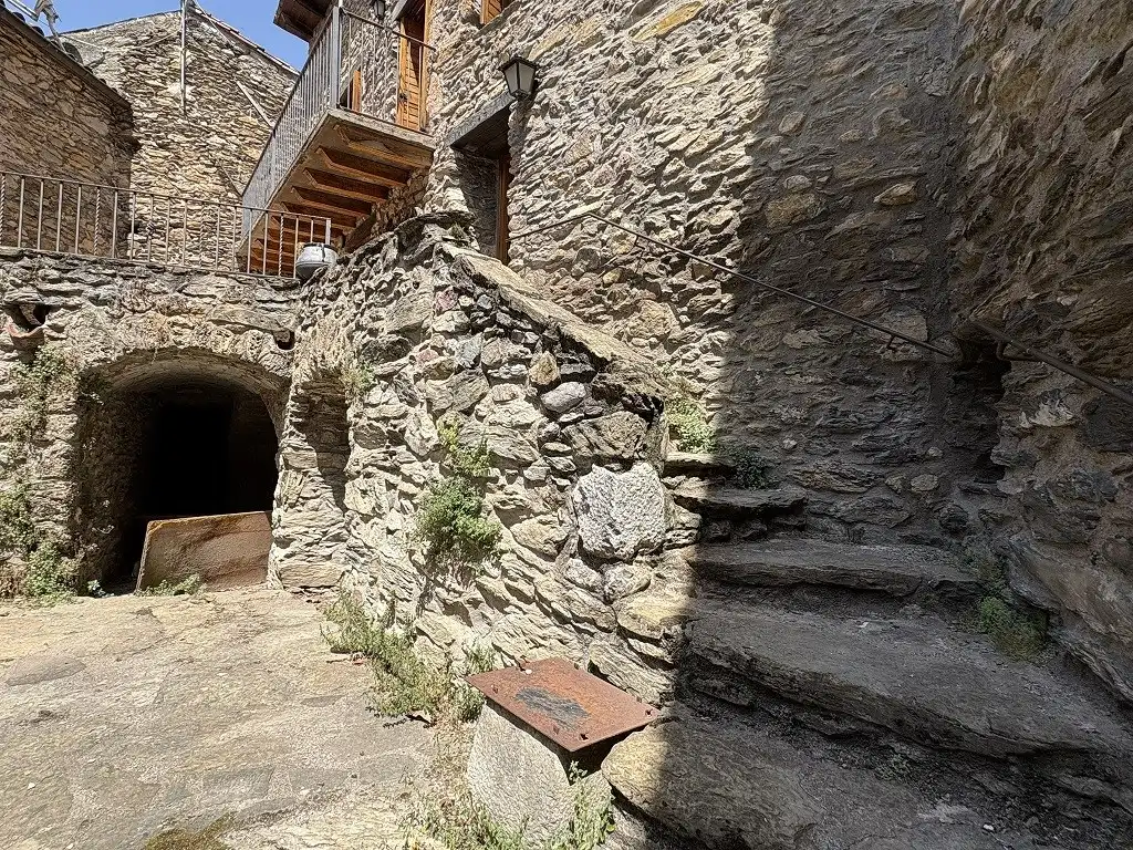 Casa rustica con terrazza in vendita a Camprodon, imagen 2