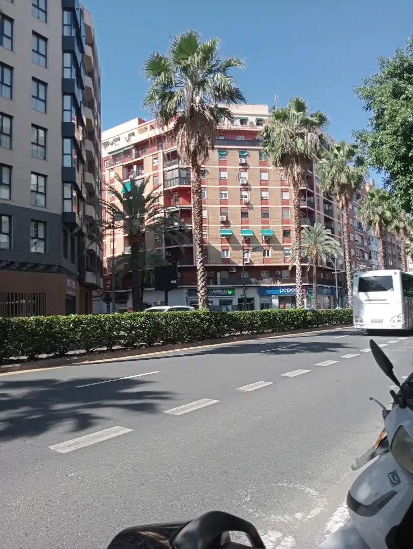 Vista exterior de Piso en venta en Valencia con Parquet, Amueblado y Horno
