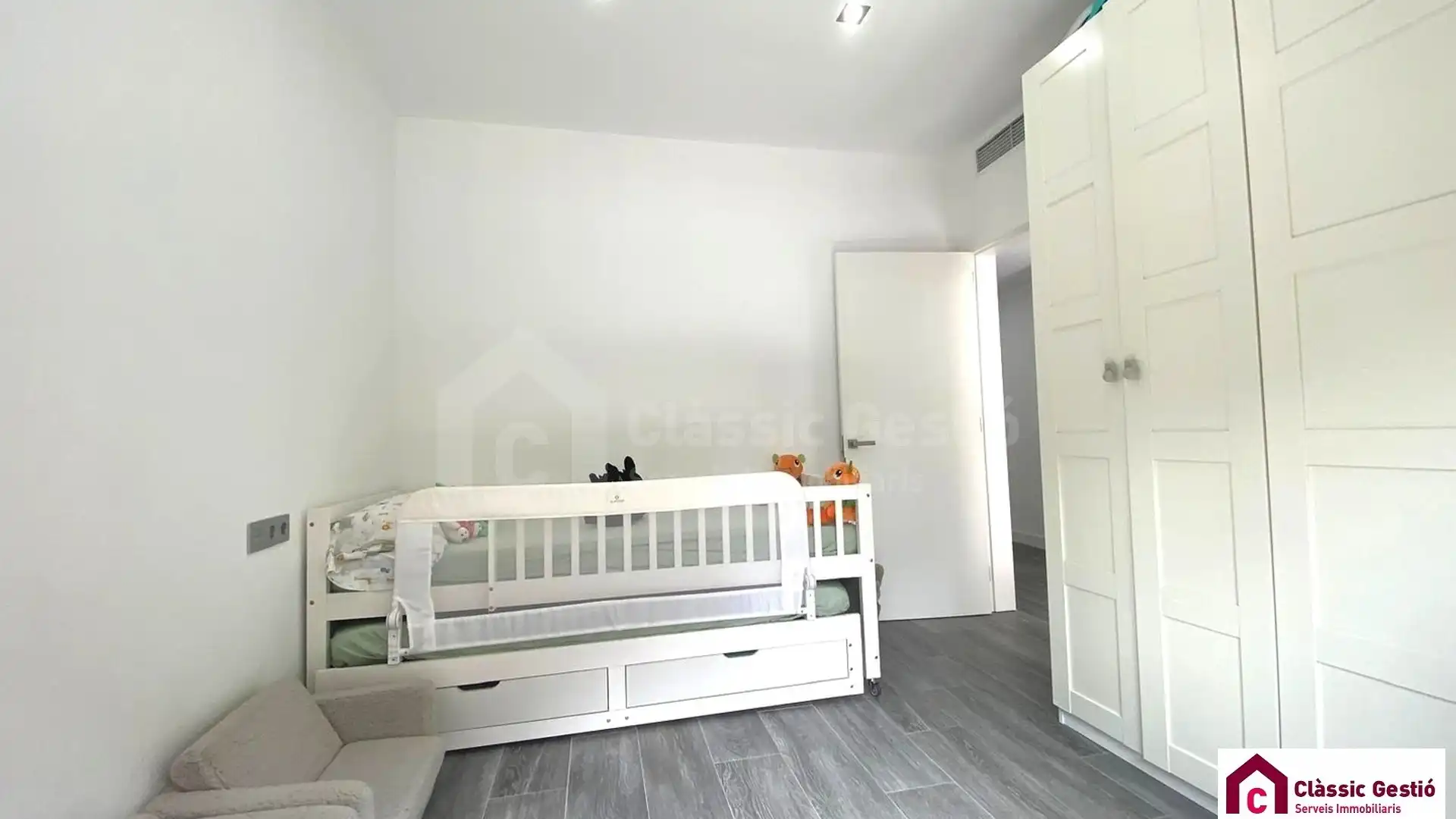 Bedroom of Houses for sale in Terrassa  with Air Conditioner, Heating and Terrace