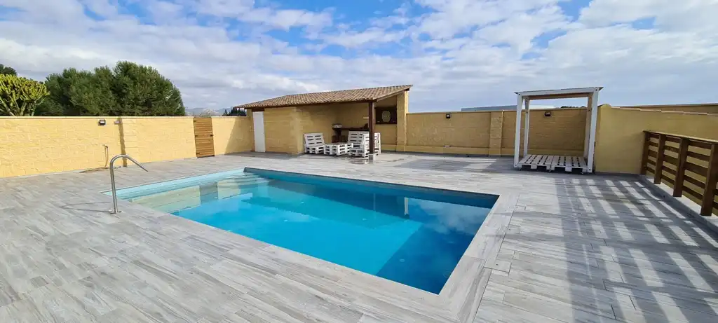 Piscina de Casa o chalet en venta en Orihuela con Aire acondicionado, Terraza y Trastero