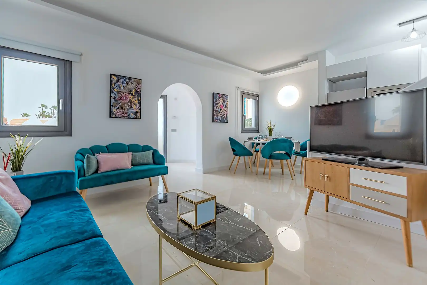Sala de estar de Casa adosada en venta en San Miguel de Abona con Jardín privado, Terraza y Piscina