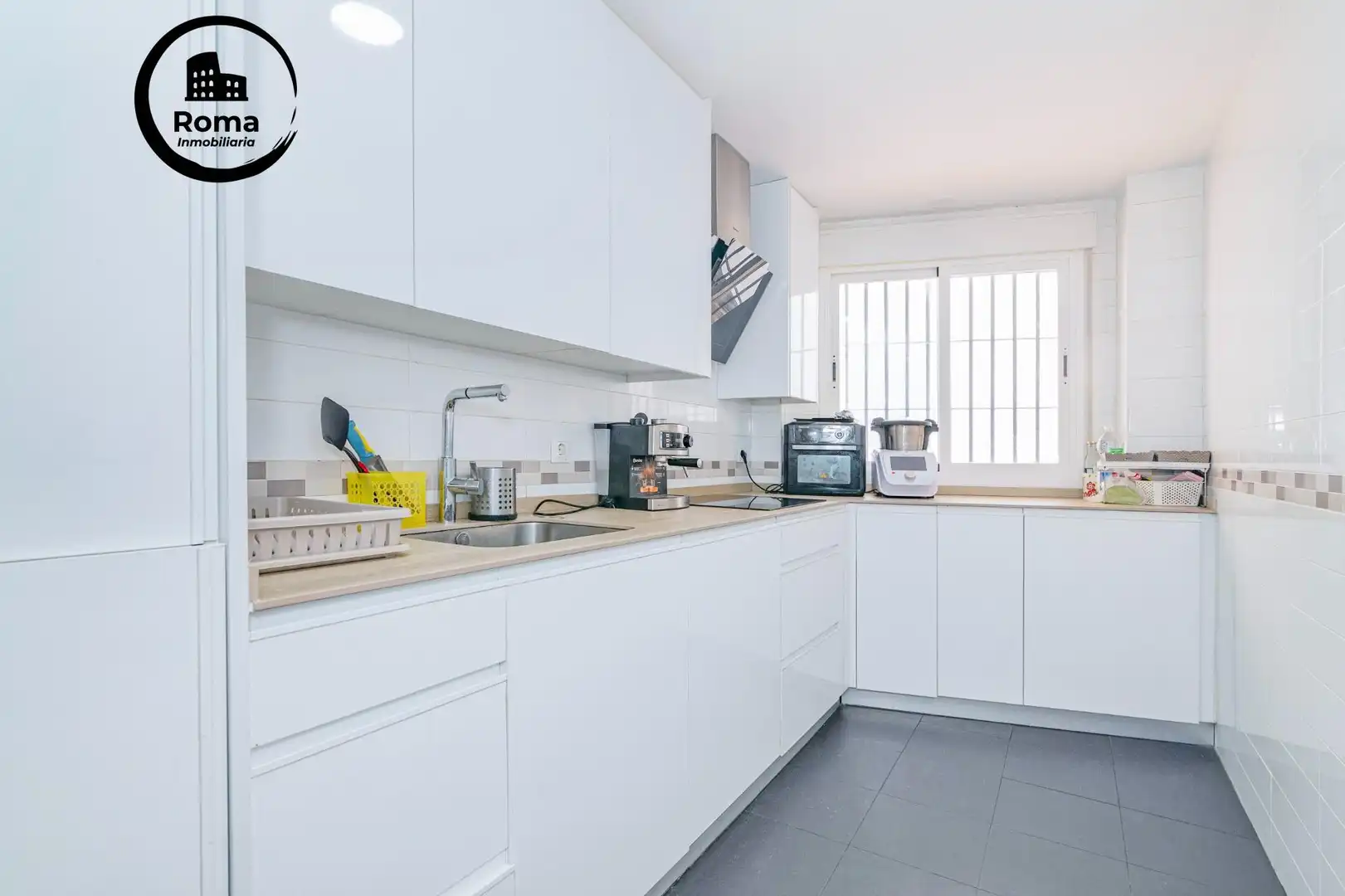 Cocina de Piso en venta en La Zubia con Aire acondicionado, Calefacción y Amueblado