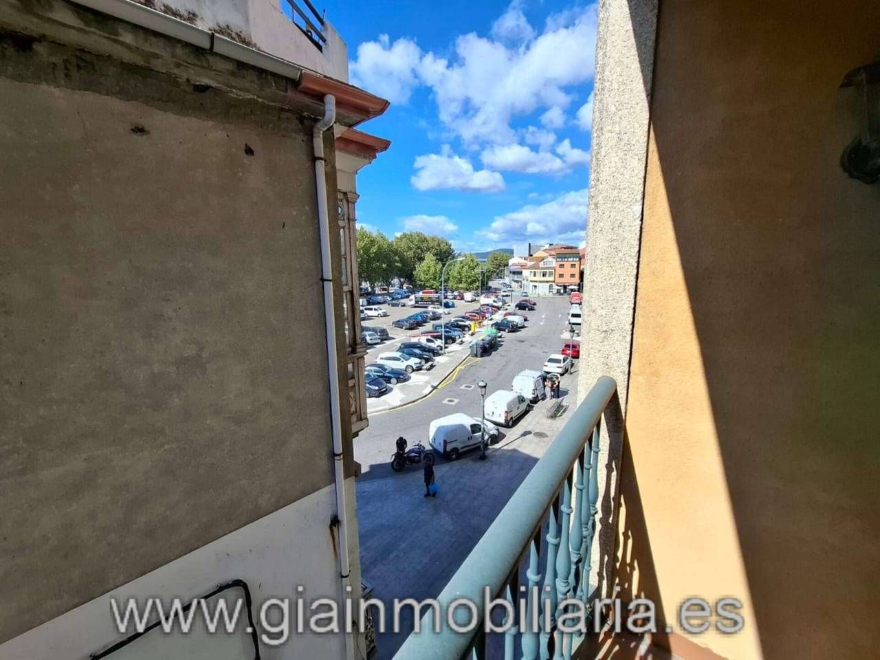 Vista exterior de Pis en venda en Marín amb Calefacció, Parquet i Traster