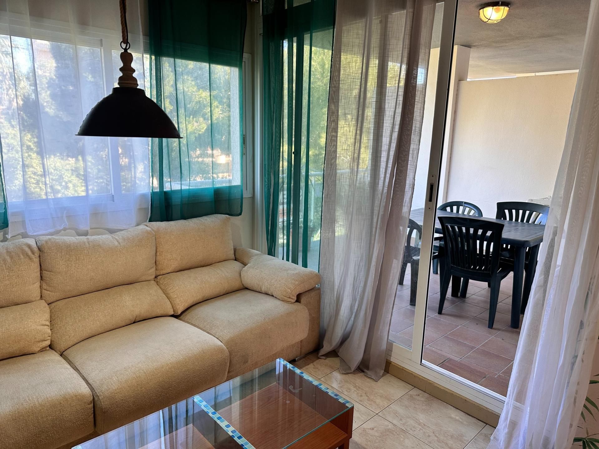 Sala d'estar de Dúplex en venda en Salou amb Balcó i Piscina comunitària