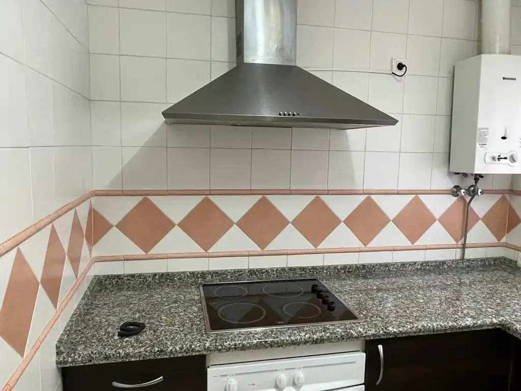 Piso de alquiler en Calle Santa María Magdalena, Arenal - La Pólvora