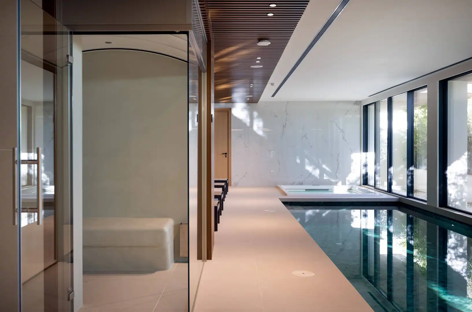 Piscina de Ático en venta en Estepona con Aire acondicionado, Calefacción y Terraza
