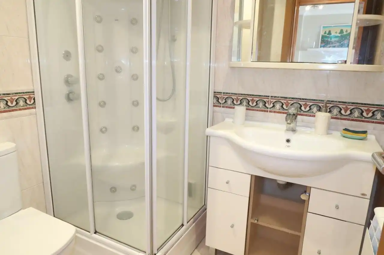 Bathroom of Flat for rent in A Coruña Capital   with Heating and Furnished