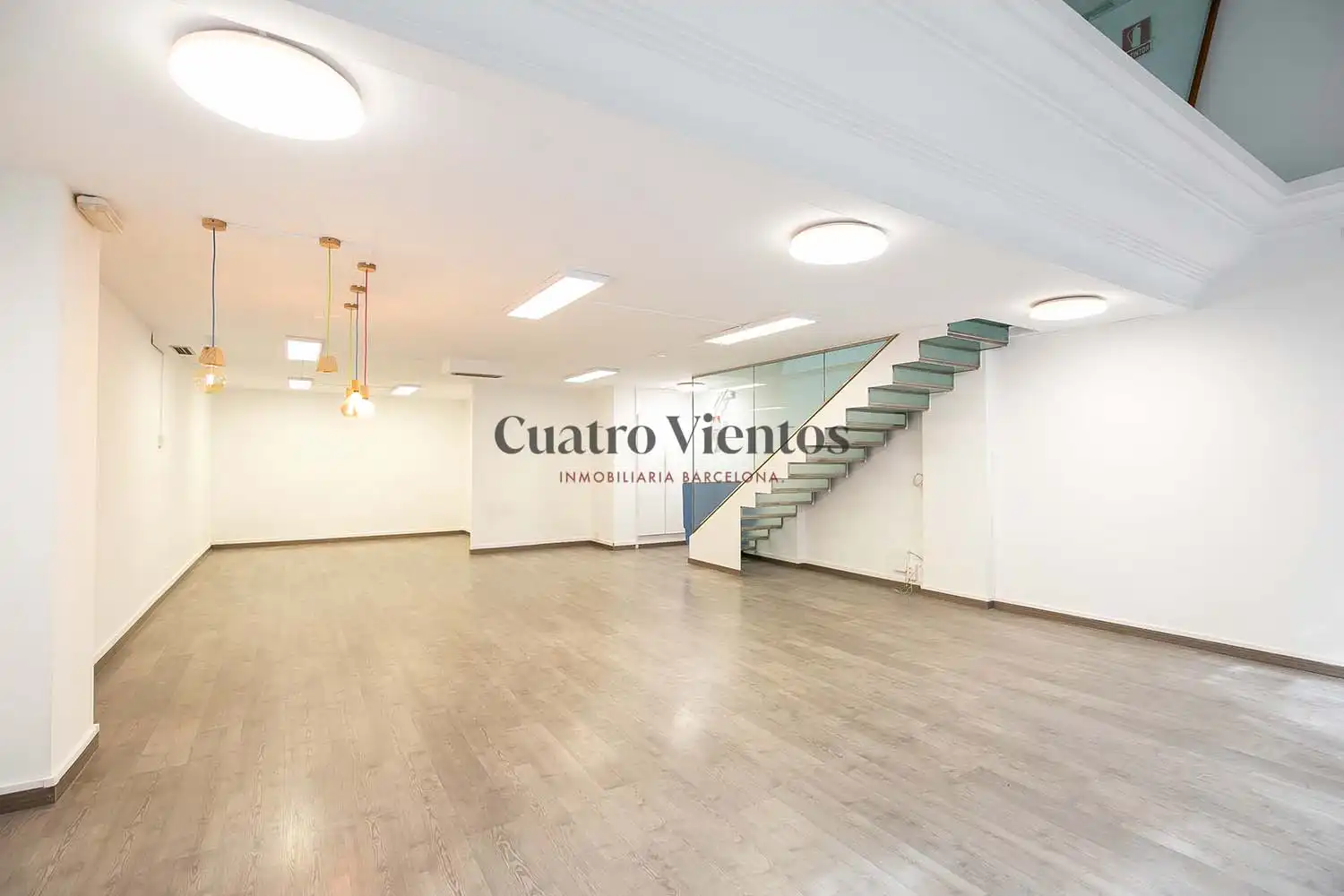 Vista exterior de Local de lloguer en Barcelona amb Aire condicionat i Calefacció