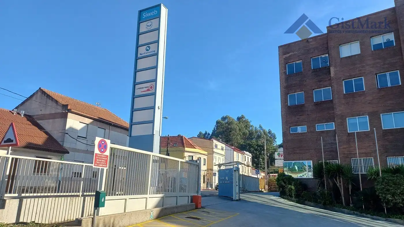 Parking de Nave industrial de alquiler en Vigo 