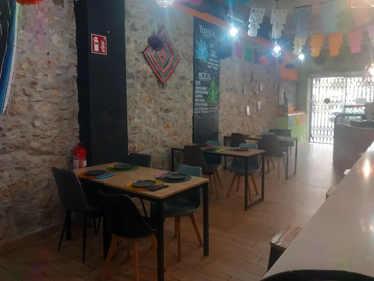 Local en traspas en Reus amb Aire condicionat i Moblat