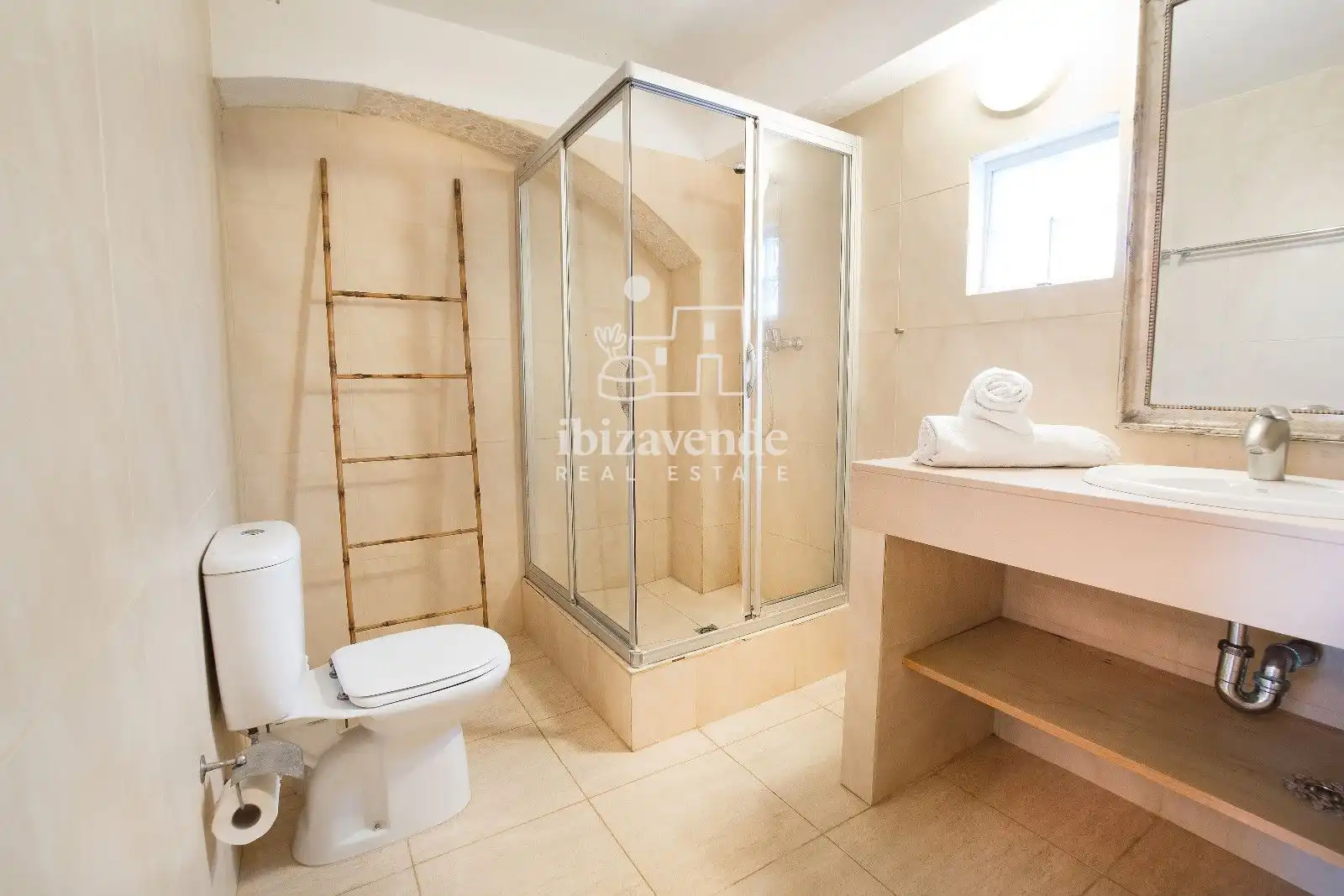 Bathroom of Houses for sale in Santa Eulària des Riu  with Air Conditioner, Private garden and Terrace