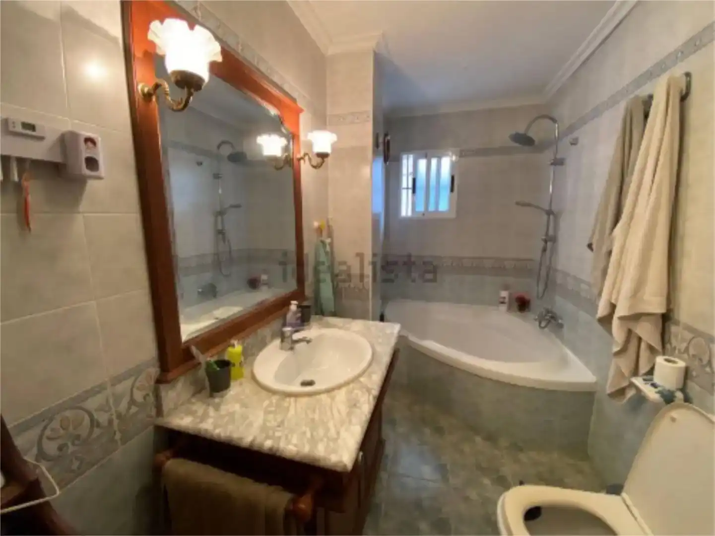 Bany de Casa o xalet en venda en Elche / Elx amb Aire condicionat i Piscina