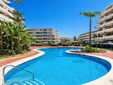 Flat with pool for sale in San Pedro de Alcántara