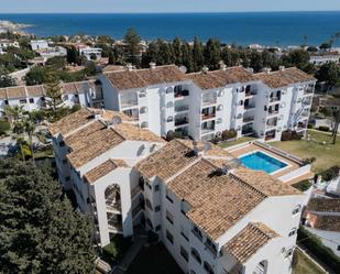 Vista exterior de Planta baixa en venda en Mijas amb Aire condicionat, Terrassa i Piscina