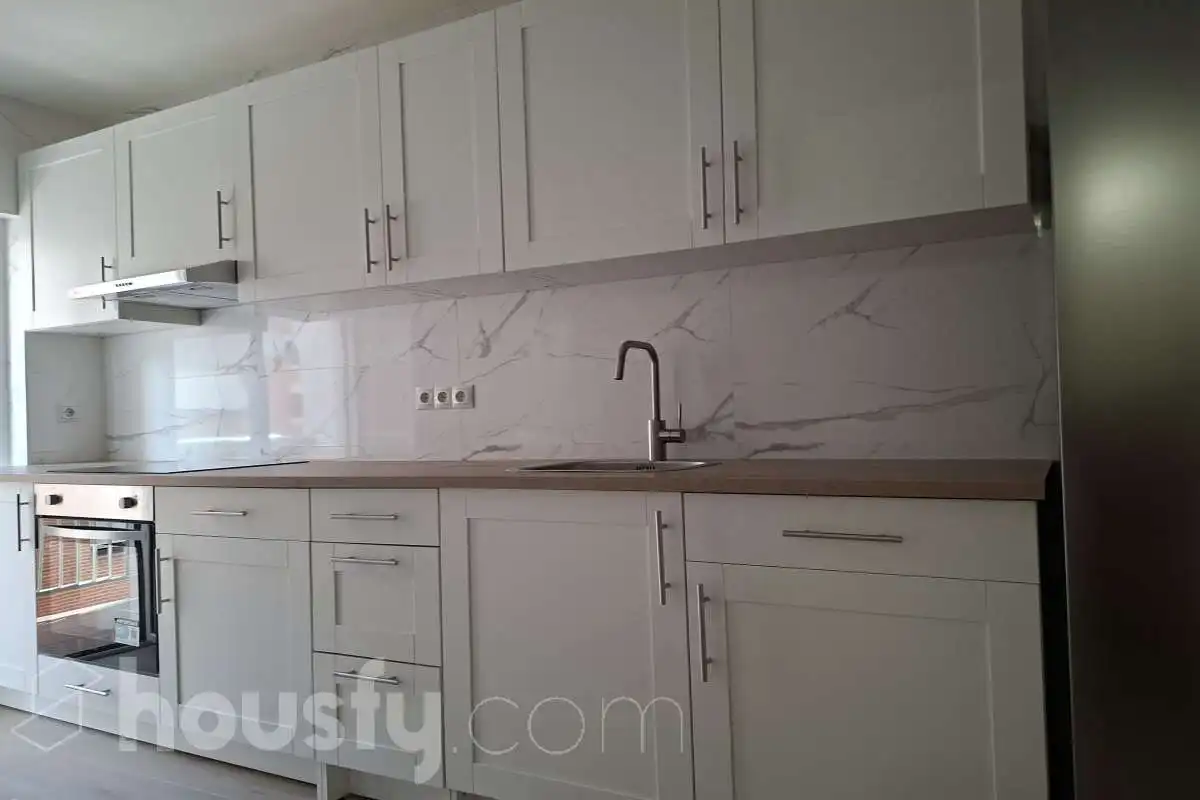 Cocina de Piso de alquiler en Siero con Calefacción, Parquet y Terraza
