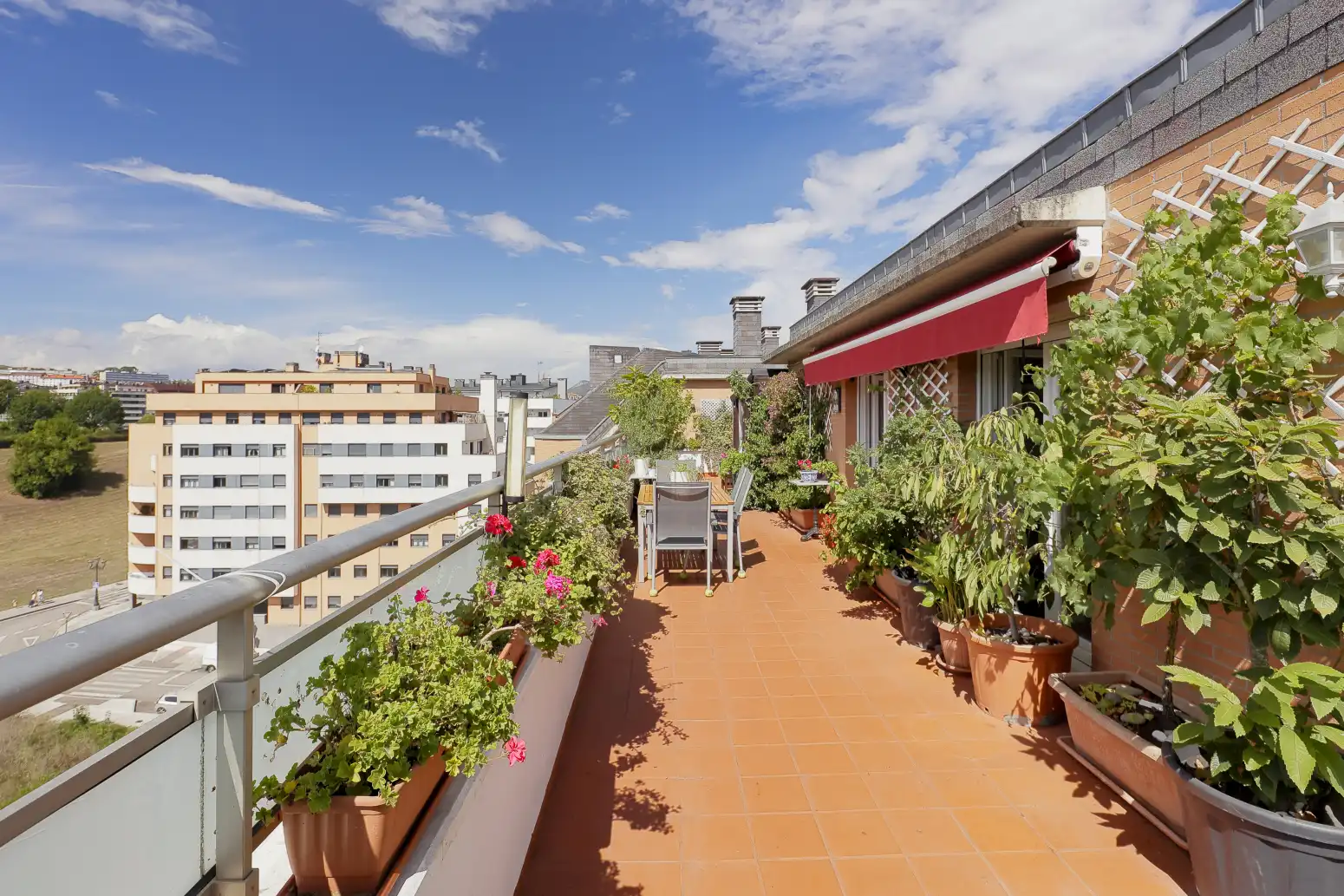 Terrassa de Pis en venda en Oviedo  amb Calefacció, Parquet i Terrassa