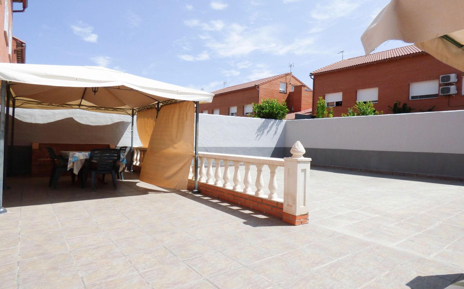 Terrassa de Casa o xalet en venda en Chozas de Canales amb Calefacció, Jardí privat i Terrassa
