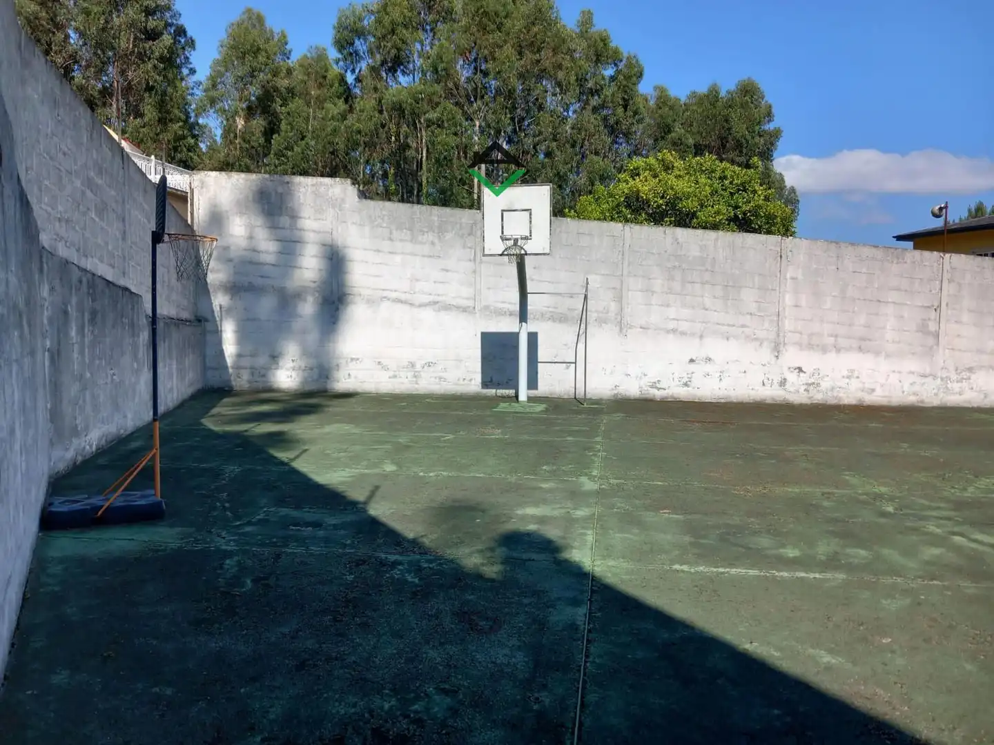 Vista exterior de Casa o xalet en venda en Cangas  amb Calefacció, Terrassa i Traster