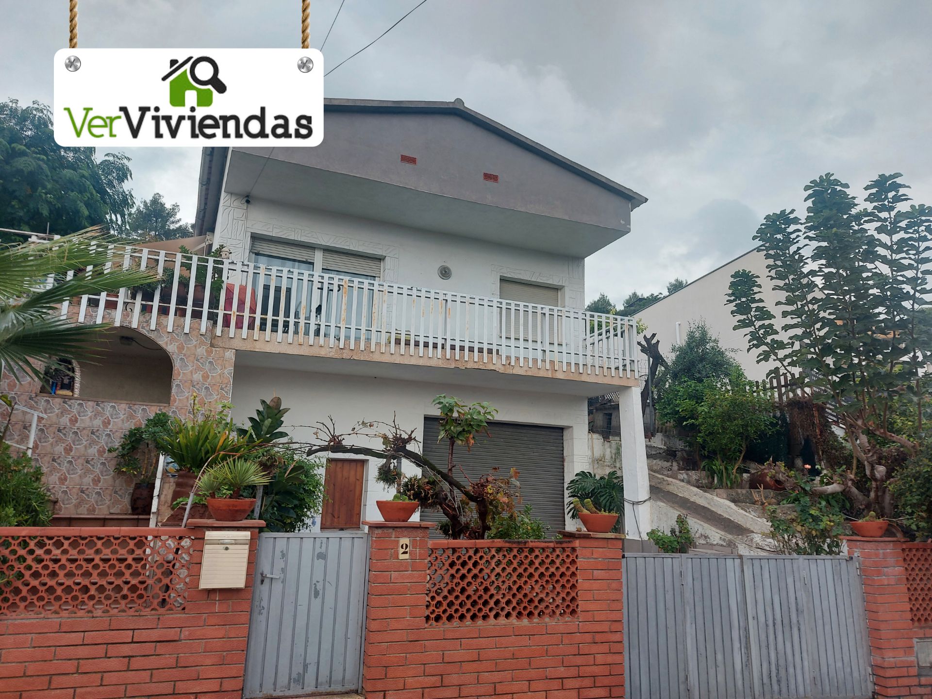 Exterior view of House or chalet for sale in Sant Andreu de la Barca  with Heating, Private garden and Parquet flooring