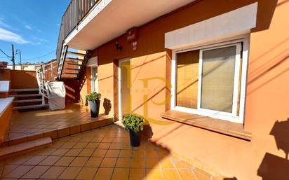 Exterior view of Single-family semi-detached for sale in Rubí  with Heating, Terrace and Oven