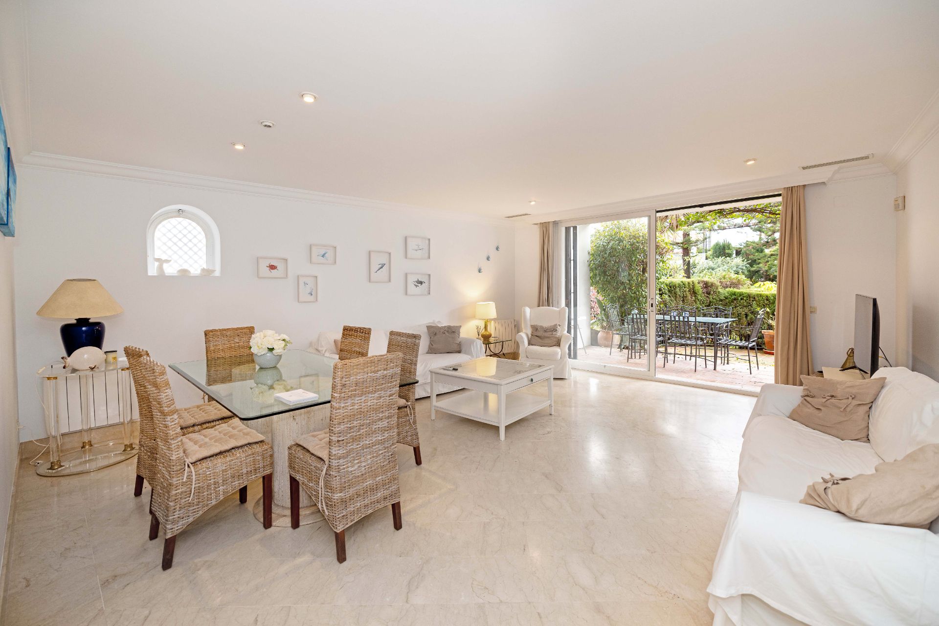 Menjador de Apartament en venda en Marbella amb Aire condicionat, Terrassa i Traster