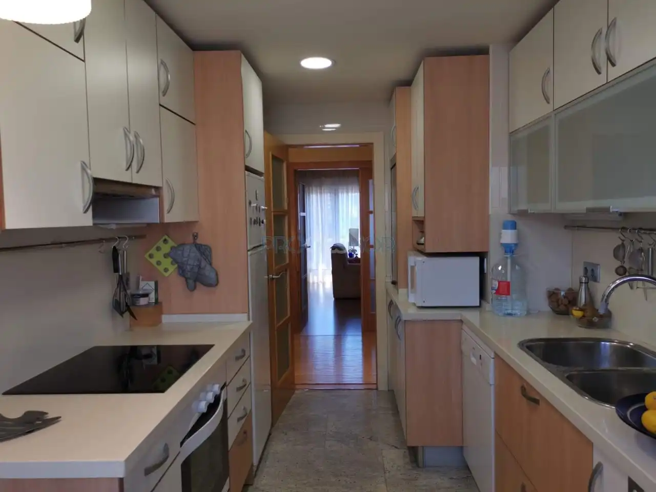 Cocina de Piso en venta en León Capital  con Calefacción, Trastero y Balcón