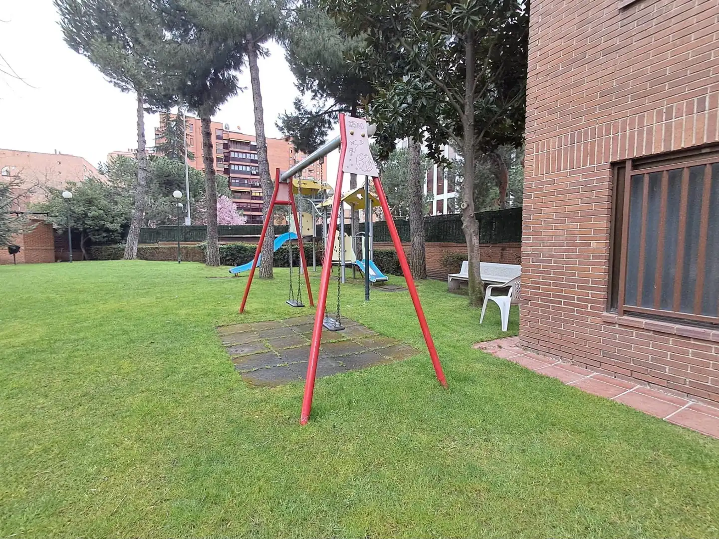 Parking of Flat for sale in Madrid  with Air Conditioner, Heating and Private garden