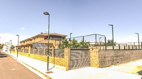 Solvia Inmobiliaria  Chalet adosado Zaragoza