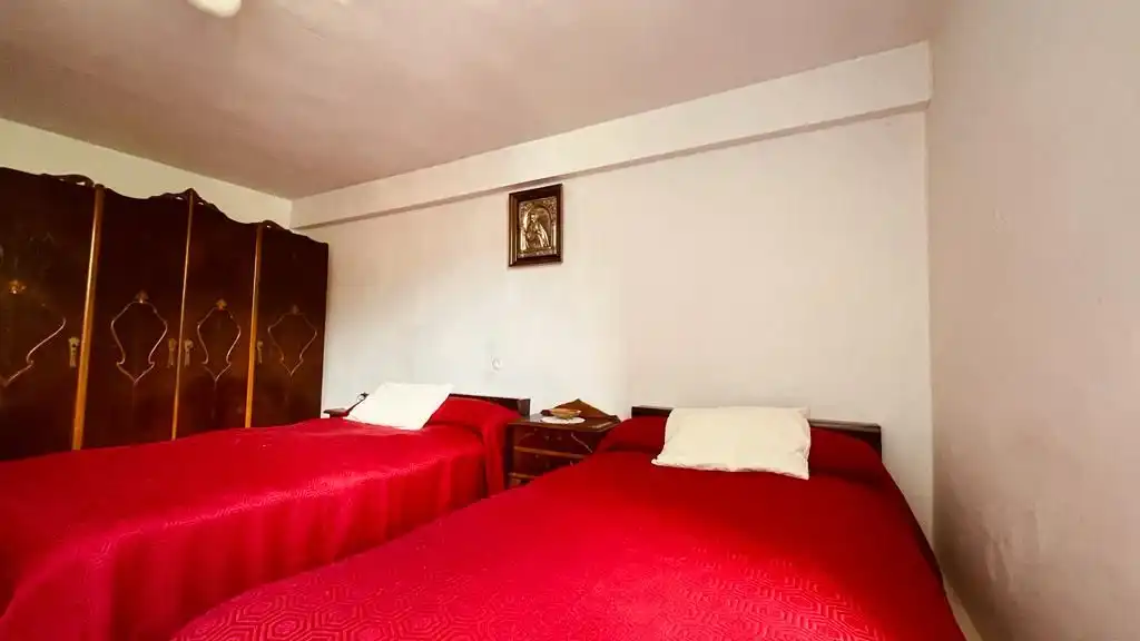 Schlafzimmer von Einfamilien-Reihenhaus zum Verkauf in Elduain mit Abstellraum