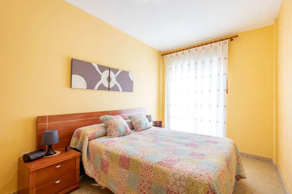 Habitación de Casa adosada en venta en Les Alqueries / Alquerías del Niño Perdido con Aire acondicionado, Calefacción y Jardín privado