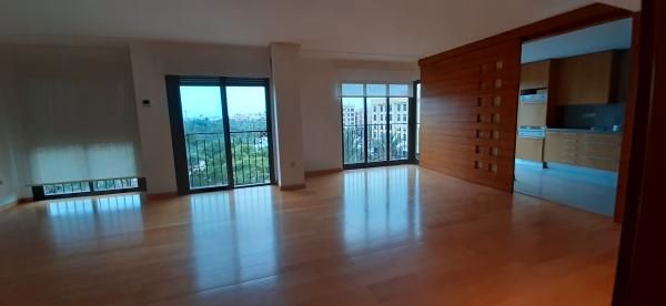 Living room of Flat to rent in Elche / Elx  with Air Conditioner, Parquet flooring and Oven
