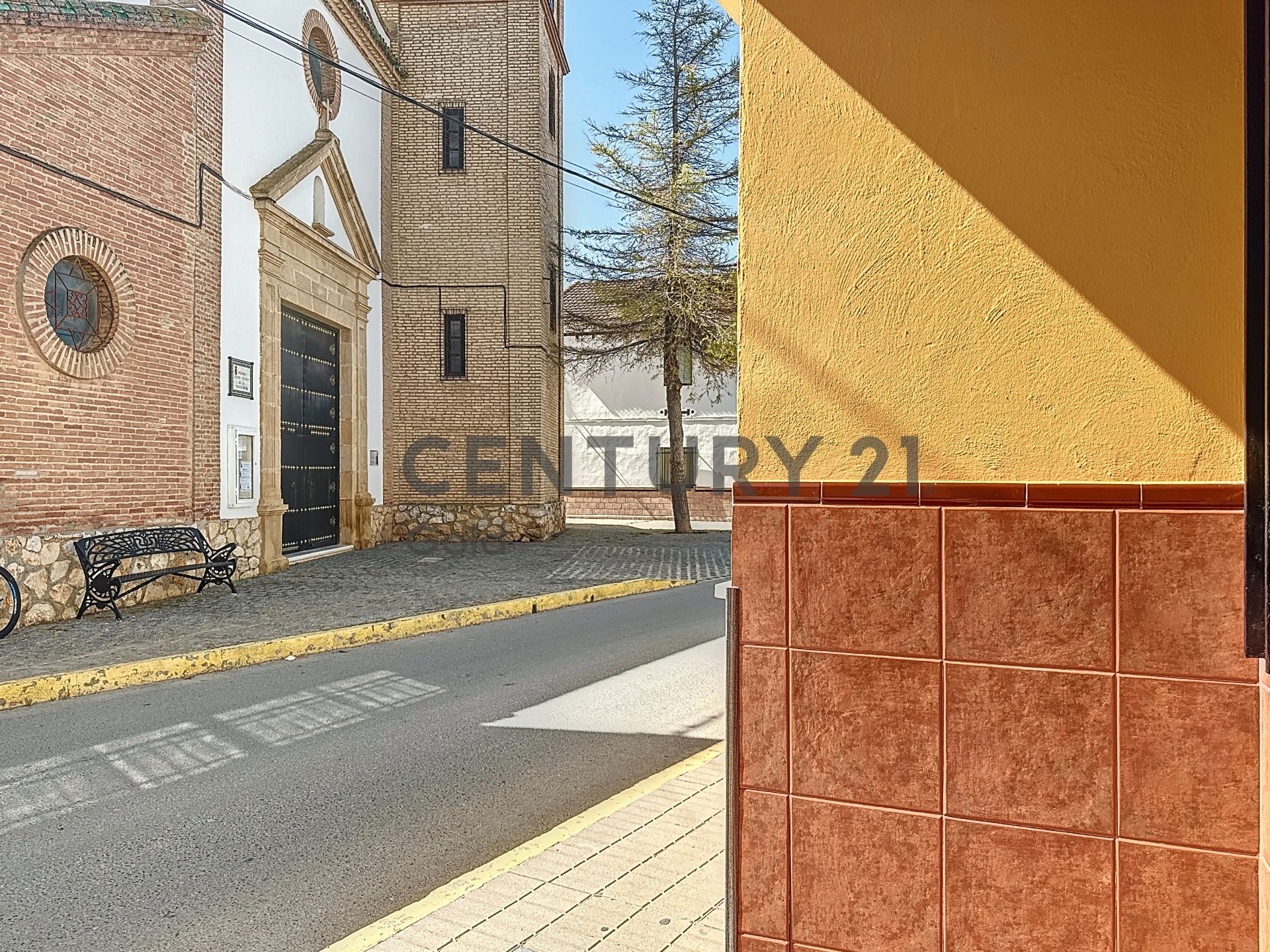 Vista exterior de Casa adosada en venda en Humilladero amb Terrassa