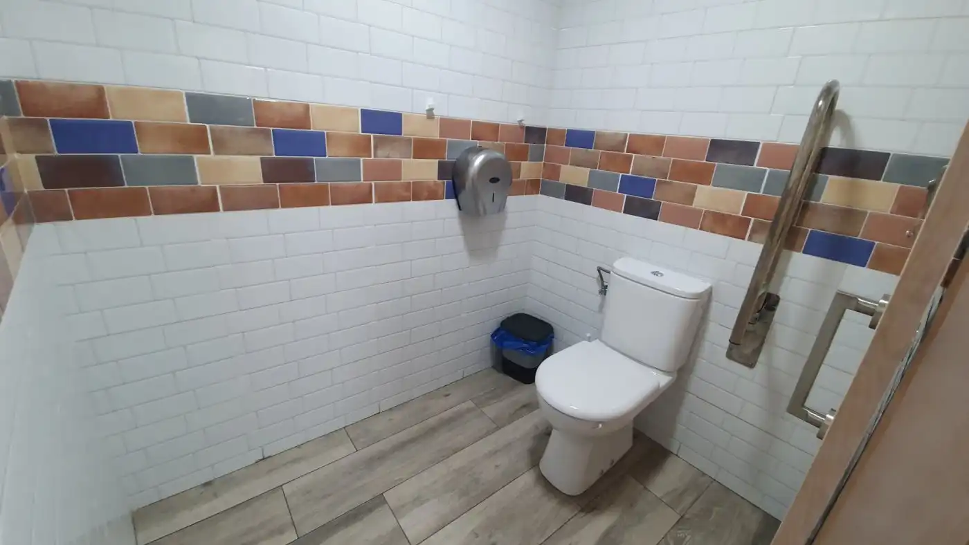 Bathroom of Commercial properties for sale in Almorox  with Air Conditioner