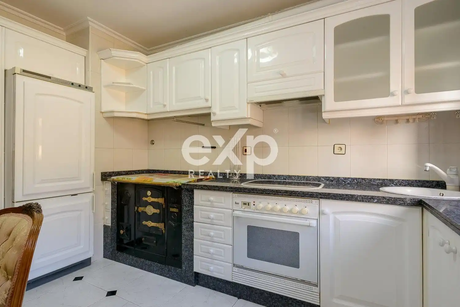 Kitchen of Flat for sale in Aller  with Heating, Terrace and Storage room