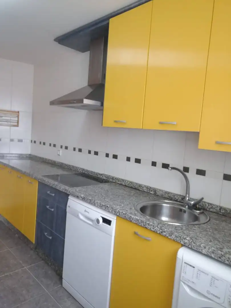 Cocina de Piso en venta en Villares de la Reina con Calefacción, Horno y Microondas