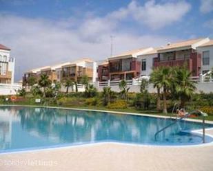 Piscina de Apartament de lloguer en Chiclana de la Frontera amb Aire condicionat, Calefacció i Terrassa