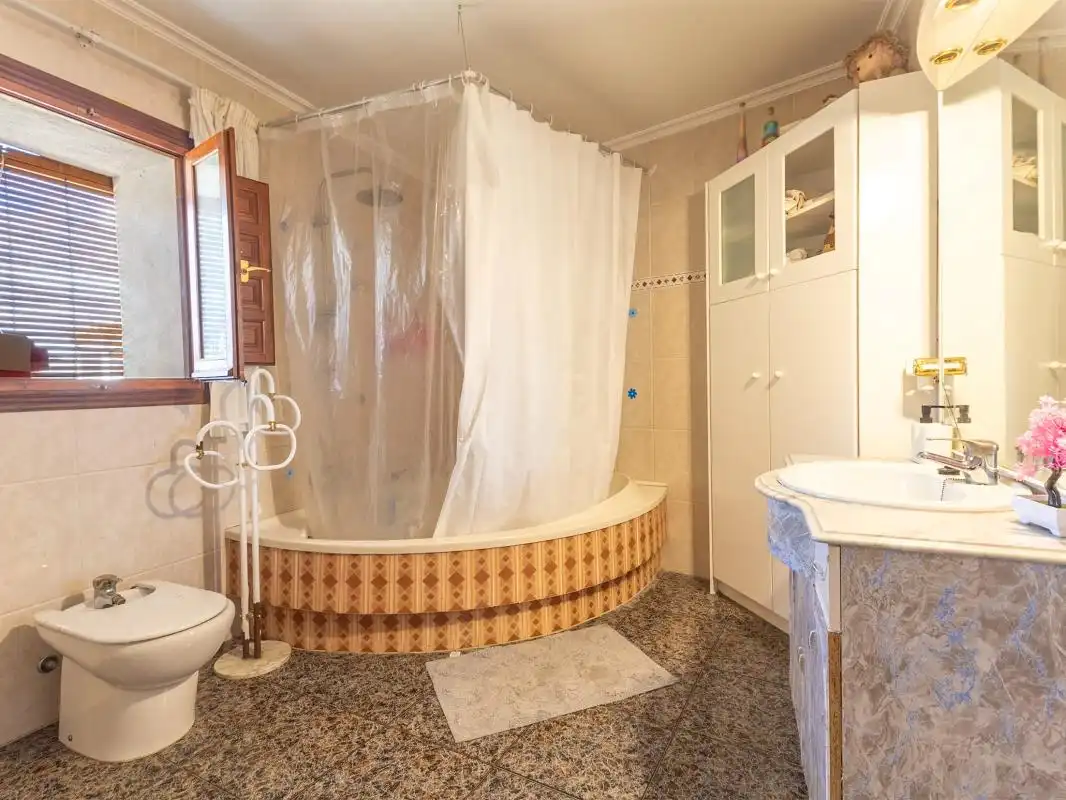 Baño de Casa o chalet en venta en Busot con Aire acondicionado, Calefacción y Jardín privado