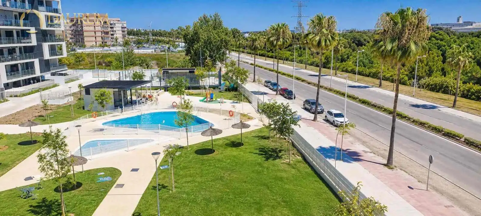 Swimming pool of Flat for sale in Dos Hermanas  with Air Conditioner, Heating and Terrace