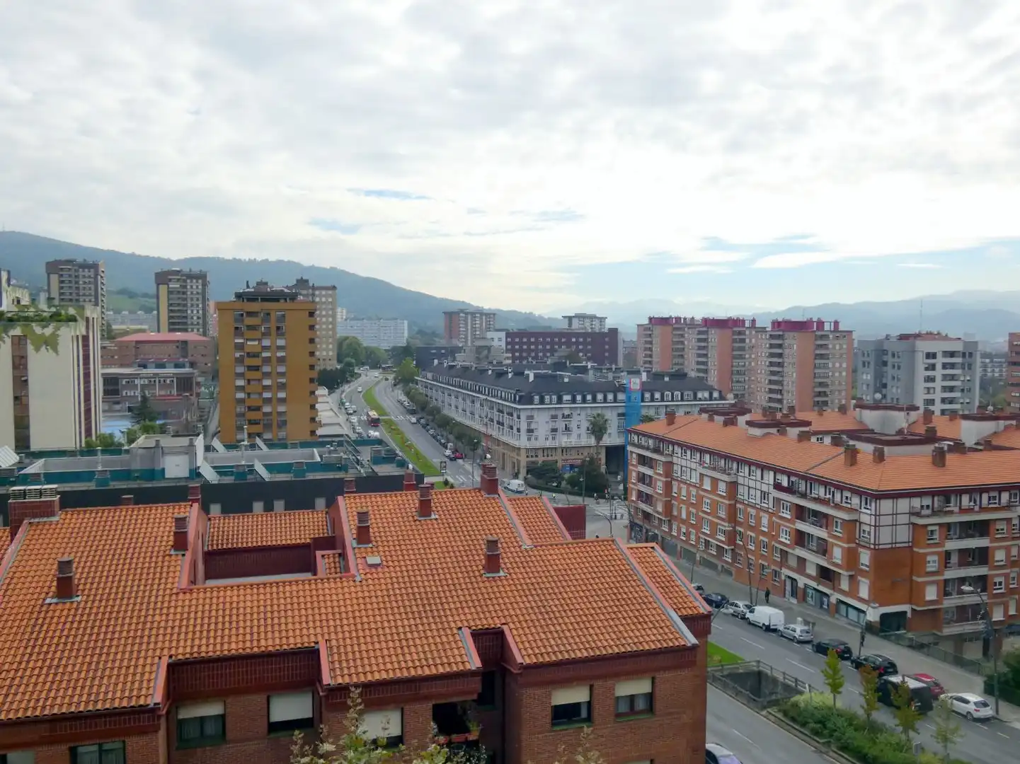 Vista exterior de Pis en venda en Otxarkoaga - Txurdinaga