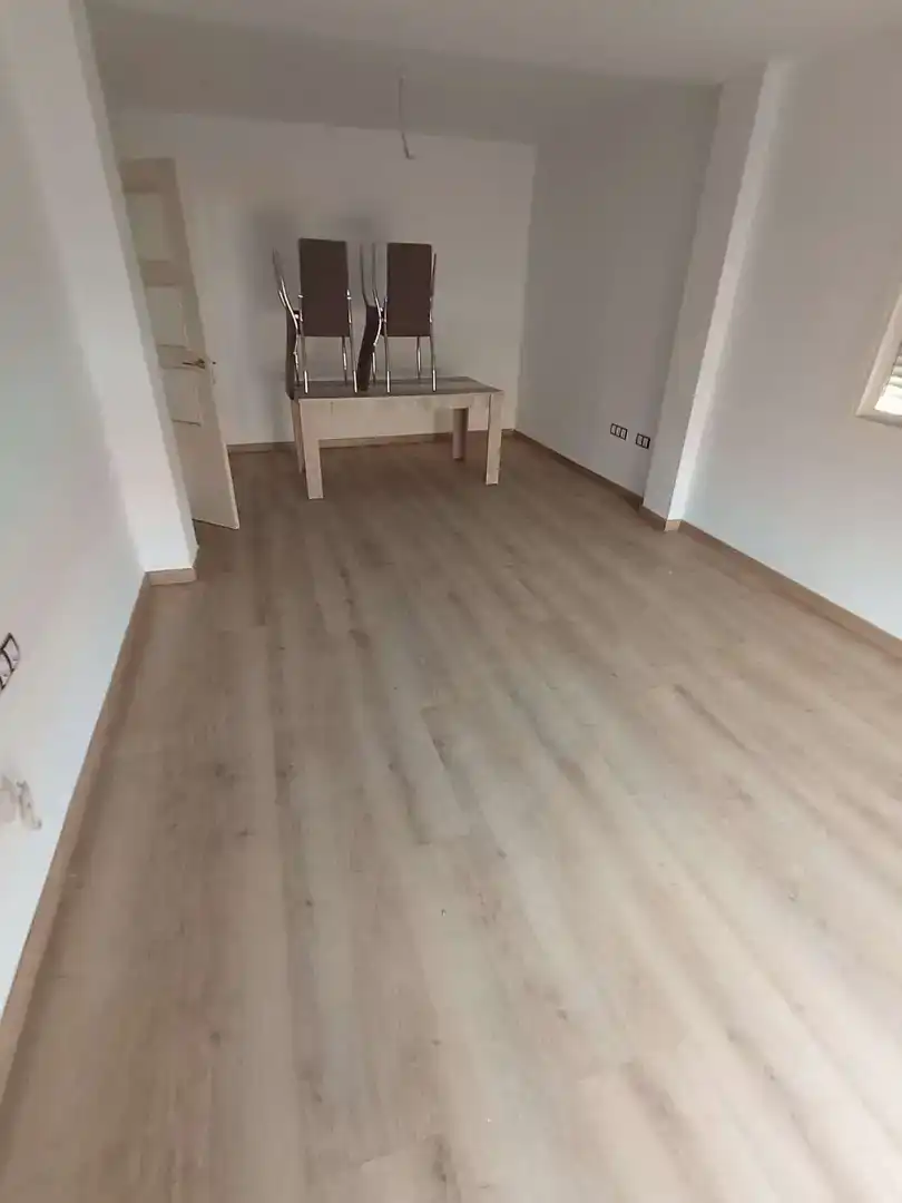 Wohnung zur Miete in Ventas de Huelma mit Parkett und Balkon
