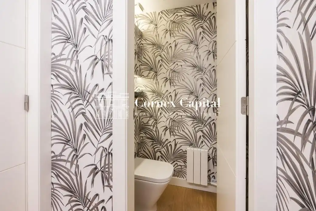 Baño de Piso en venta en Barcelona con Aire acondicionado, Calefacción y Terraza