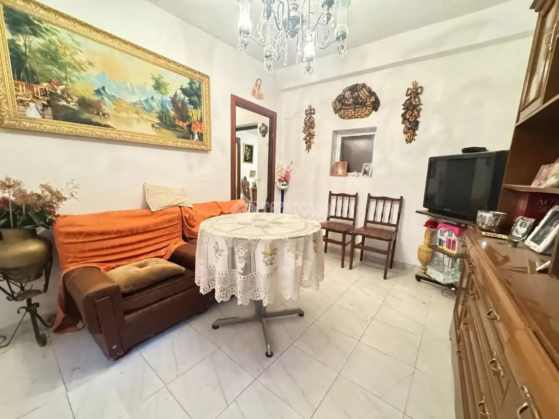 Sala d'estar de Casa adosada en venda en Yepes