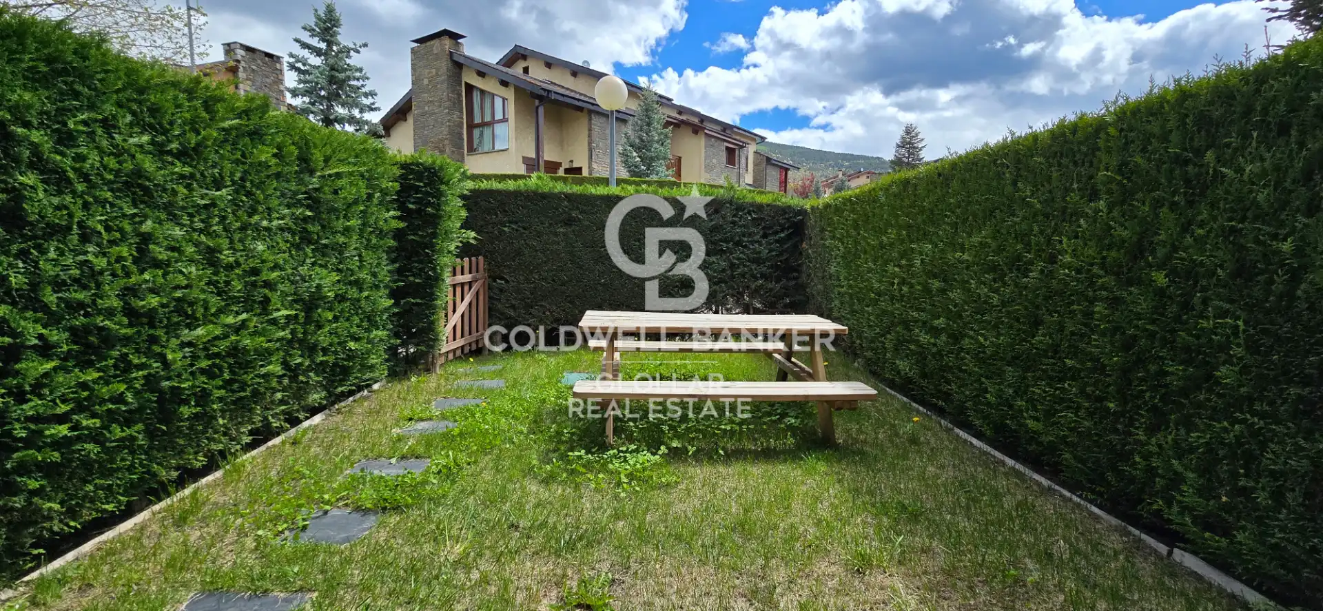Garden of Detached homes for rent in Sainte - Léocadie  with Private garden, Parquet flooring and Terrace