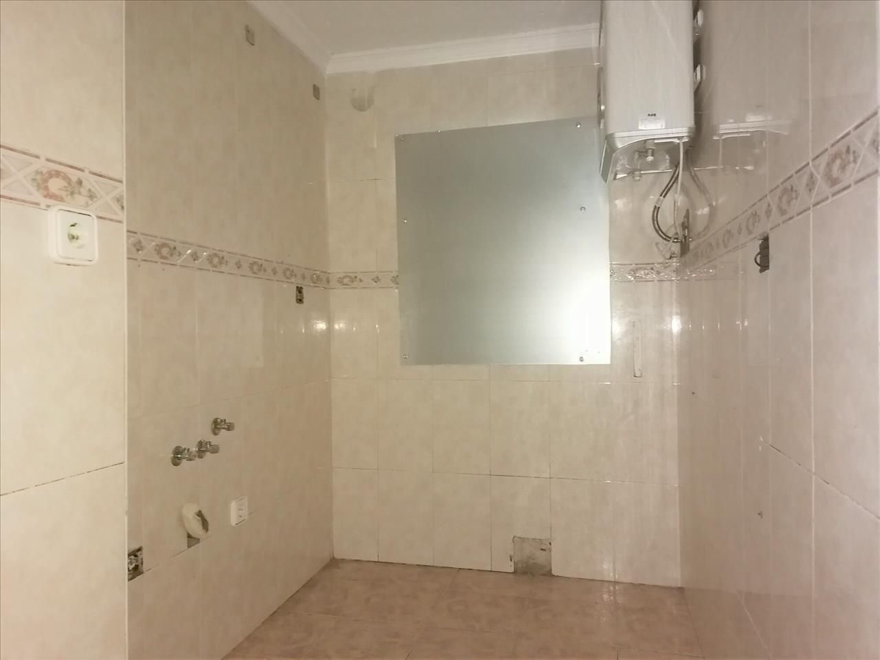 Bathroom of Flat for sale in  Sevilla Capital