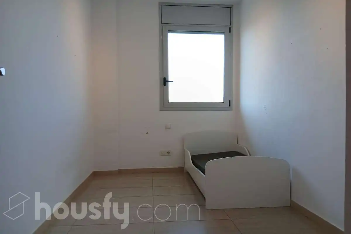 Bedroom of Flat for rent in L'Hospitalet de Llobregat  with Air Conditioner, Heating and Furnished