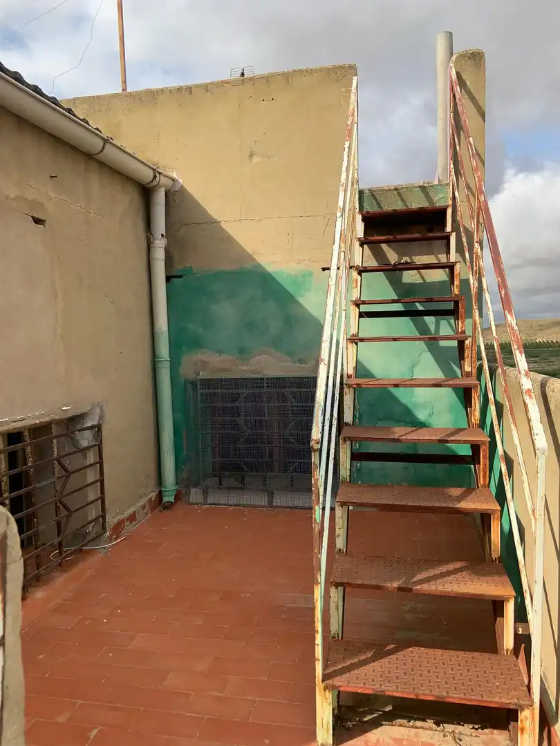 Casa adosada en venta en Tobarra con Terraza