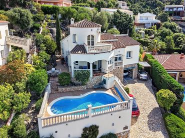 Casa con piscina en venta en Belgica